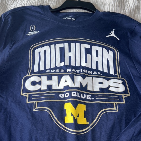 Michigan wolverines long sleeve tee - Picture 3 of 6